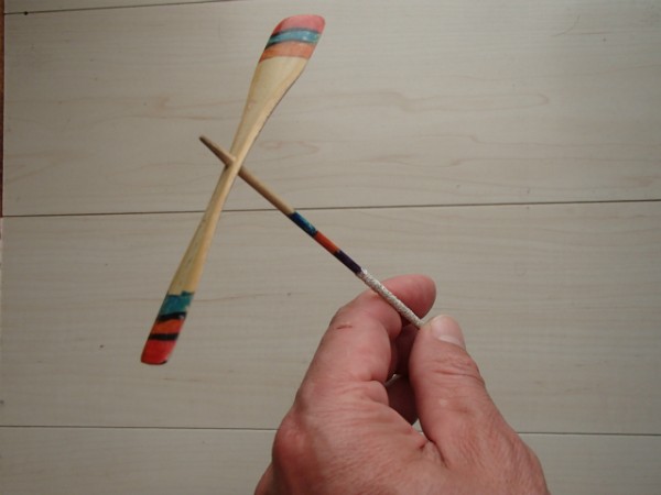 手作りの竹トンボ
