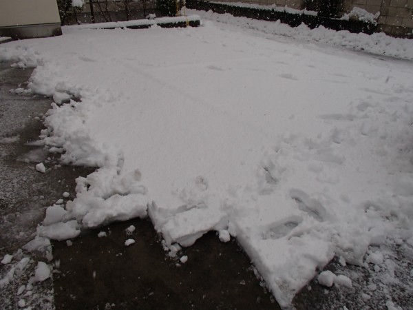 駐車場の雪かき