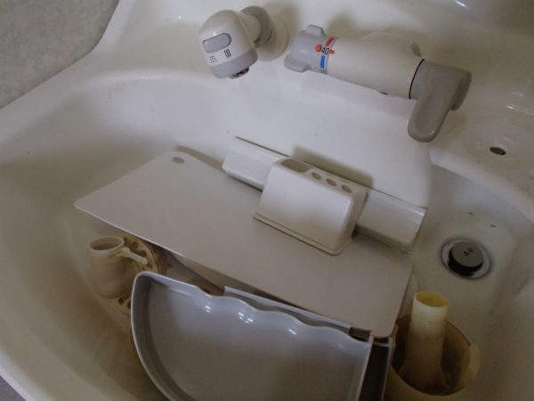 浴室小物と洗面台