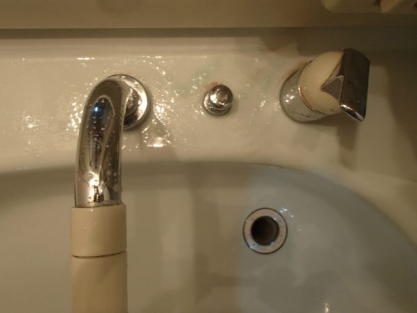 洗面台水栓のまわりのカサカサ