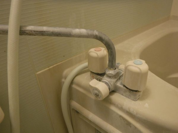 シャワー混合栓