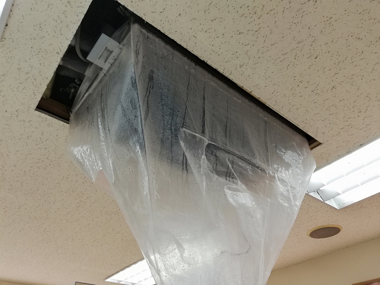 エアコンクリーニングの養生